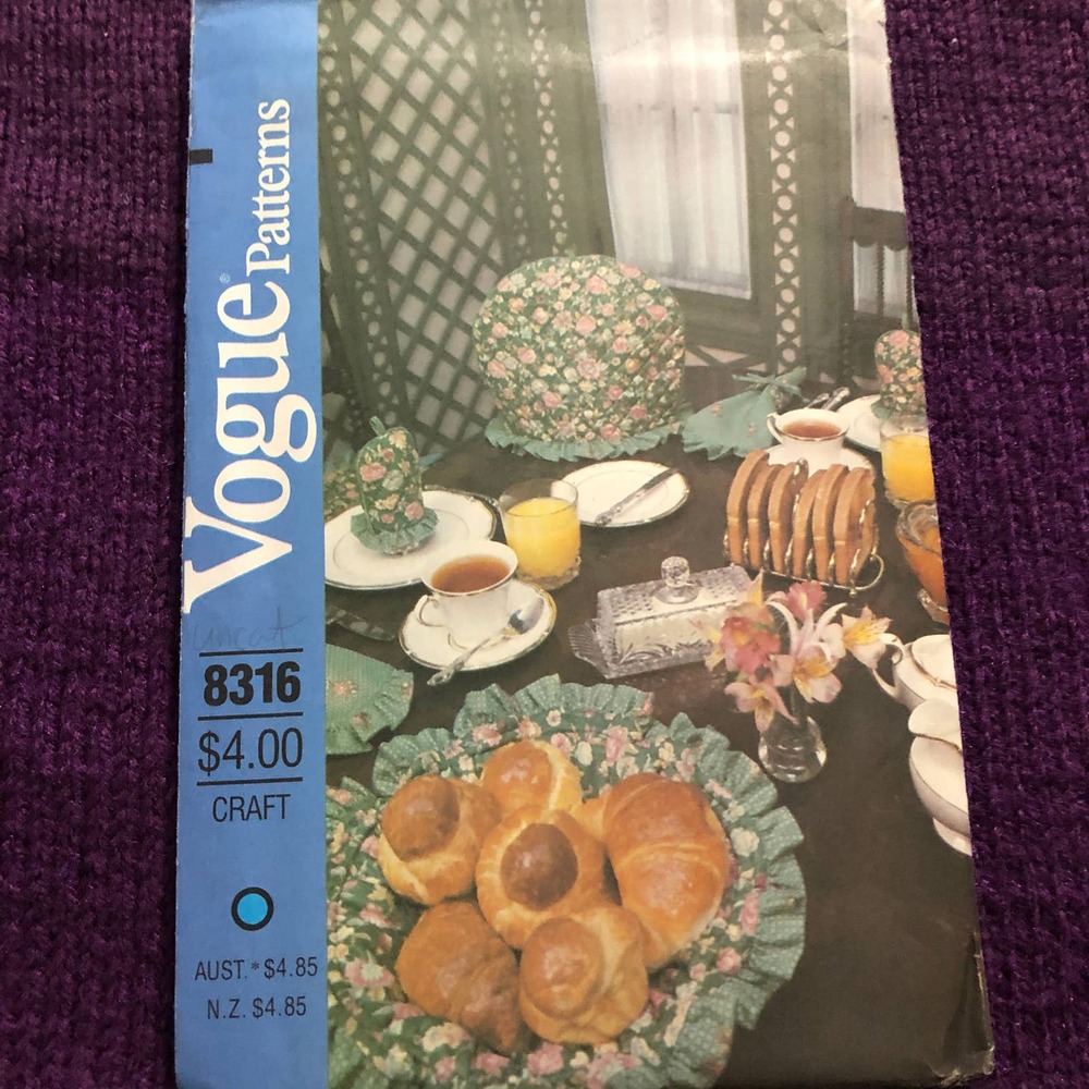 Vogue Pattern 8316 tea cozy egg cozy seat cover napkin basket liner